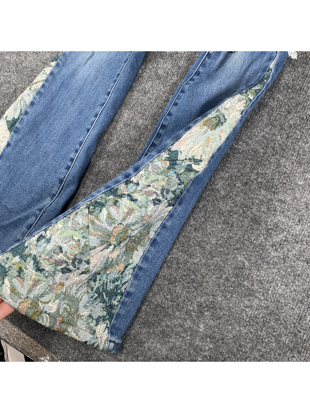 Vervet Los Angeles Wide Leg Distressed Jeans Floral Sz 25 Grandma Chic Grunge AG - Picture 5 of 16